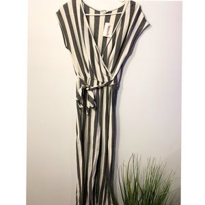 𝘚𝘵𝘳𝘪𝘱𝘱𝘦𝘥 𝘫𝘶𝘮𝘱𝘴𝘶𝘪𝘵